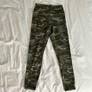 PINK camo leggings size small